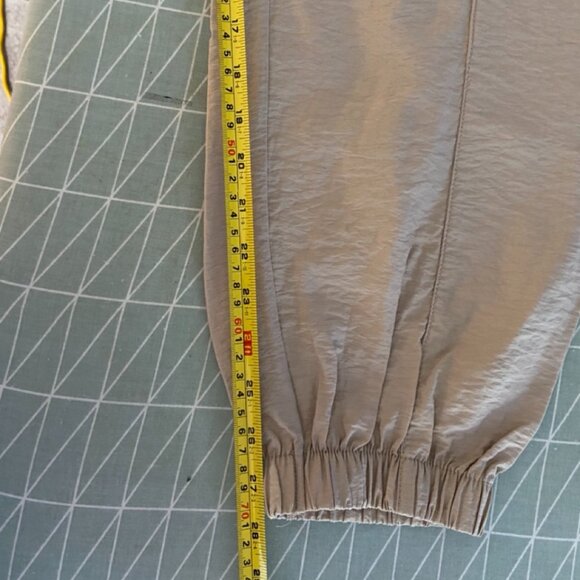 Primark Cares Elastic Cuffed Balloon Cargo Trousers in Sz 8-10 Khaki NWOT - Picture 10 of 15